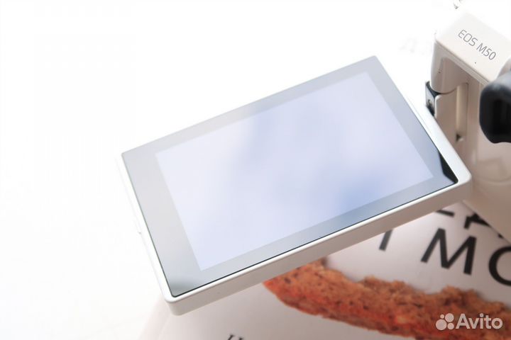 Фотоаппарат Canon EOS M50 + Адаптер EF-EOS M