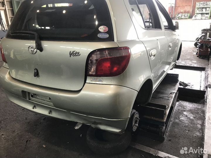 Подушка двс Toyota Vitz SCP10 (Заднее)