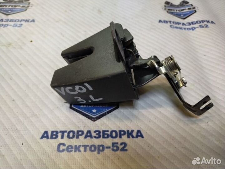 Замок багажника задний левый Volkswagen Caddy 3