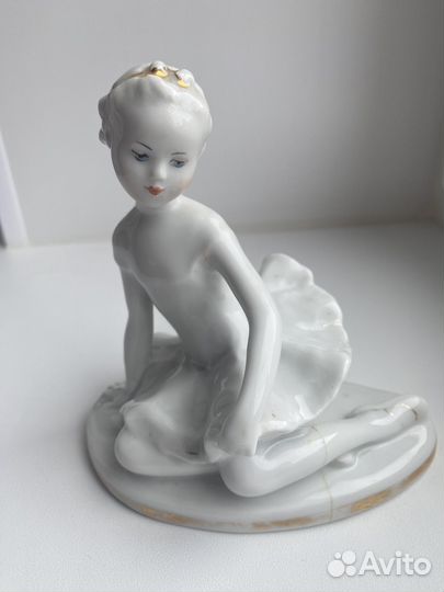 Фарфоровая статуэтка Юная балерина лфз