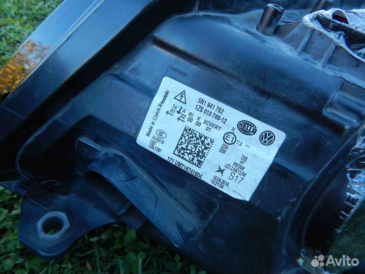 Фара правая Volkswagen Tiguan 1 поколение рестайли