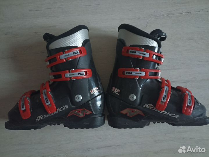 Горнолыжные ботинки детские
