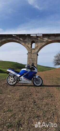 Honda vfr400 nc24