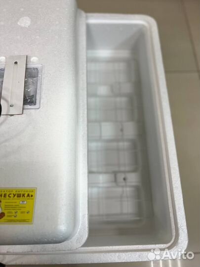 Инкубатор Несушка на 104 яйца