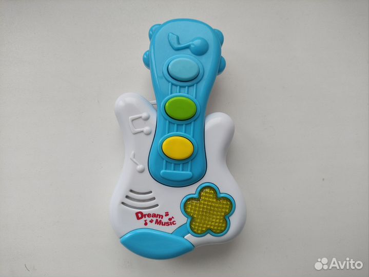 Гитара музыкальная