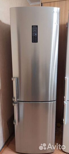 Холодильник LG металлик