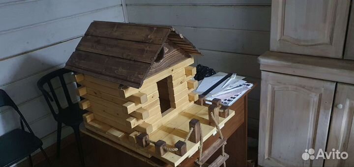 Кормушка для белок и птиц