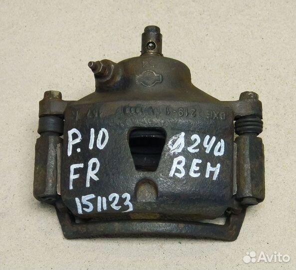 Суппорт передний правый Nissan Primera P10