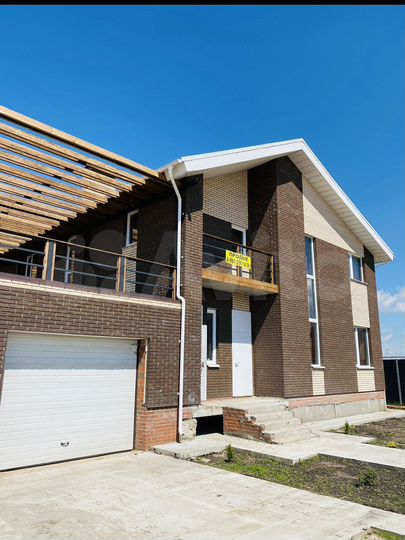 Коттедж 255 м² на участке 8 сот.