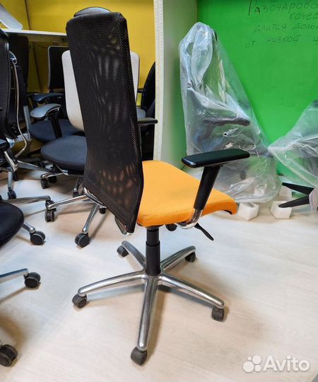 Компьютерное кресло новое, много