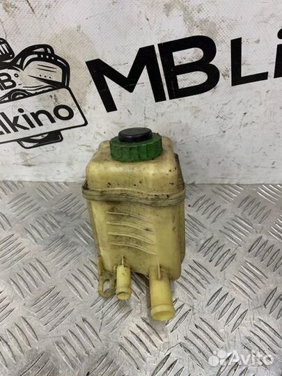 Бачок гидроусилителя руля Audi Q7 4L BUG