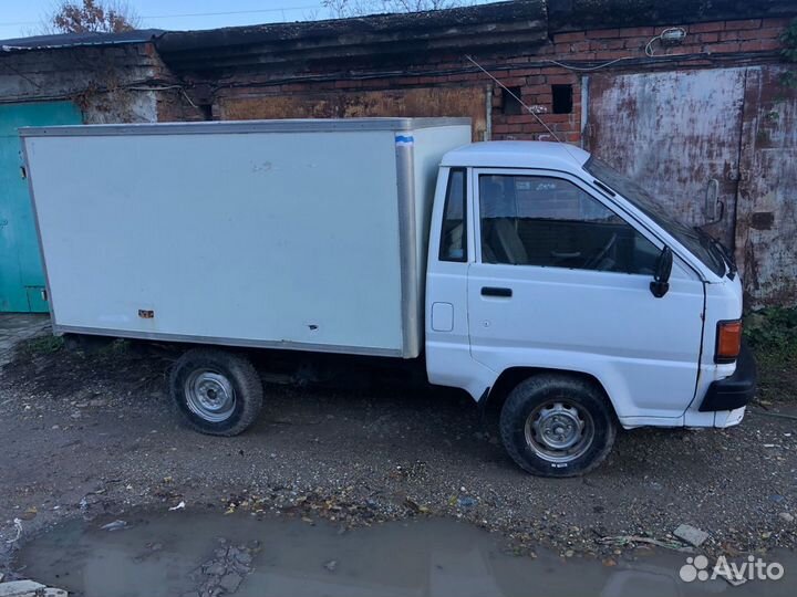 Toyota Town Ace 2.0 МТ, 1993, 250 000 км