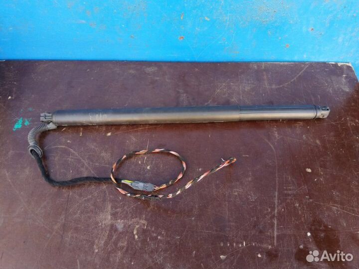 Амортизатор двери багажника Skoda Kodiaq 2016-2024