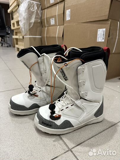 Сноубордические ботинки thirtytwo