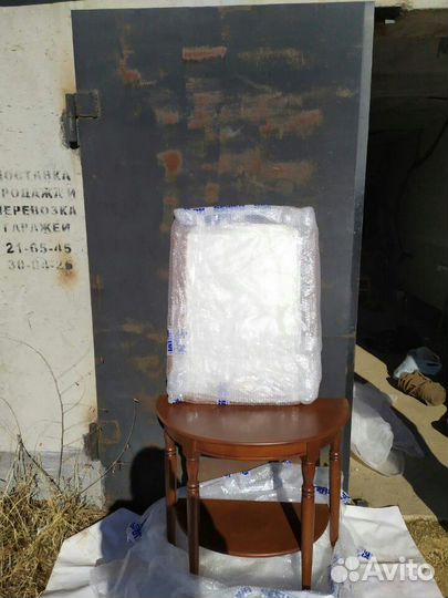 Туалетный столик и зеркало