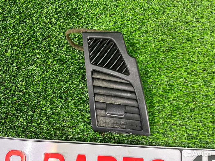 Воздуховод салона правый Bmw 1 E87 N45B16 2006