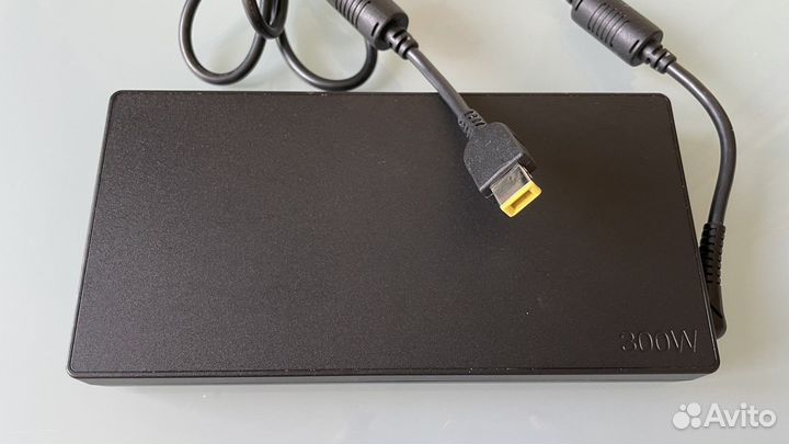 Блок питания Lenovo 300W для Legion (как новый)