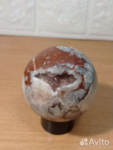 Шар, сфера из камня с жеодой