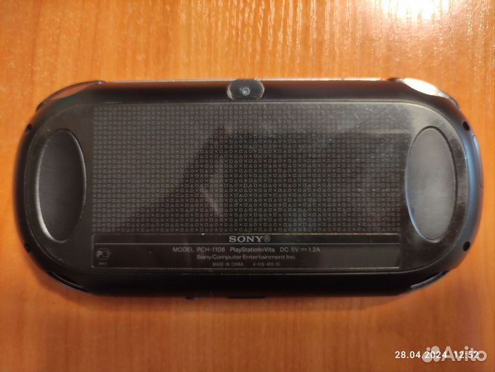 Sony PS Vita (PCH-1108, Fat, 14 Gb)