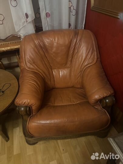 Кресла и деван полный комплект среднего состояния