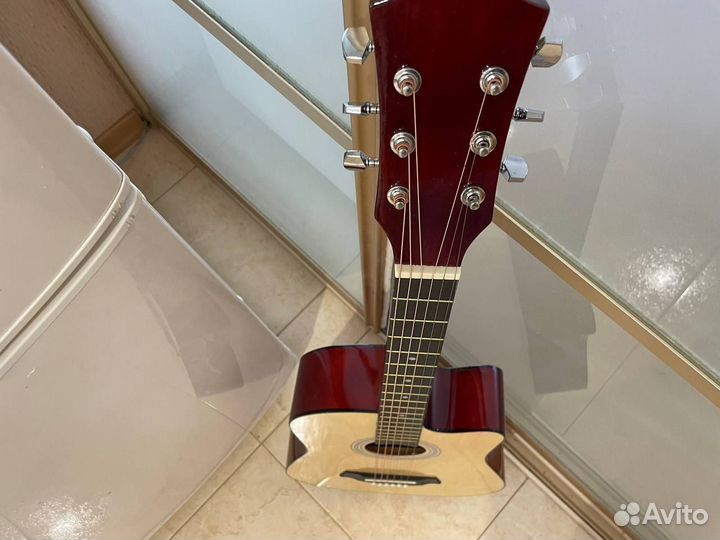 Акустическая гитара