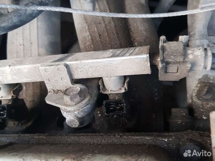 Рампа топливная с форсунками 4g64 Mitsubishi Cherr