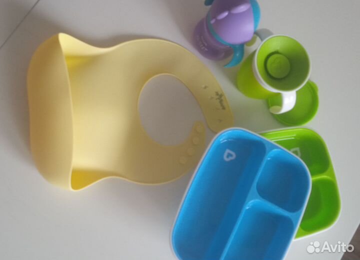 Нагрудник силиконовый детский