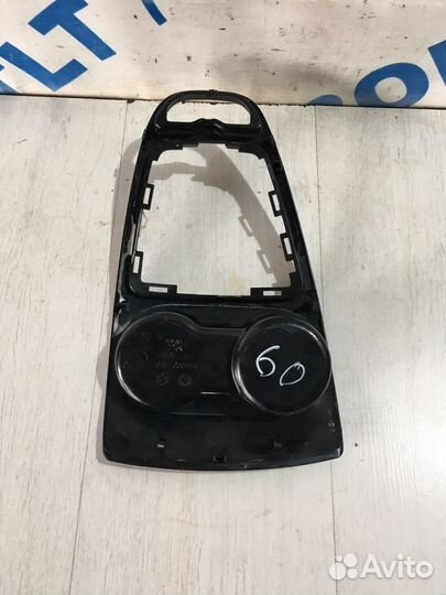 Накладка на центральную консоль LADA vesta 1.6 мт