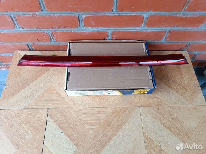 Накладка крышки багажника Kia Rio 4