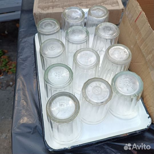 Для ретро-кафе. поддон со стаканами