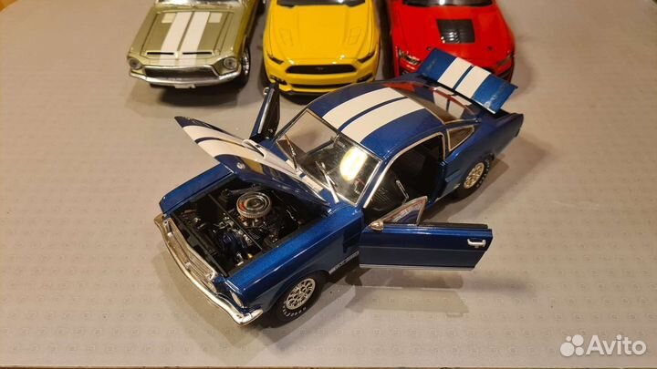 Коллекционные лошади в масштабе 1/18