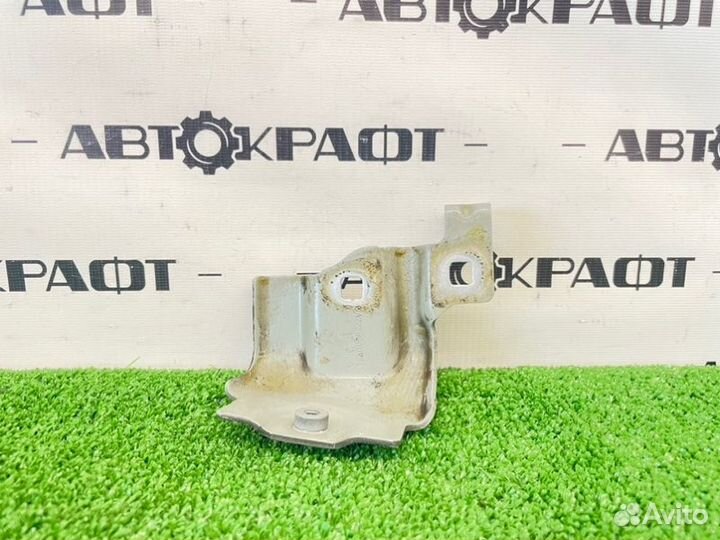 Кронштейн крыла Mercedes S 350D W222 2017