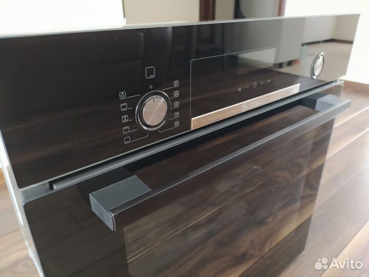 Духовой шкаф Bosch новый