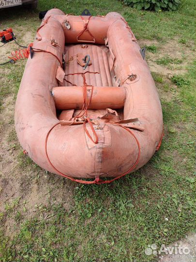 Плот спасательный надувной