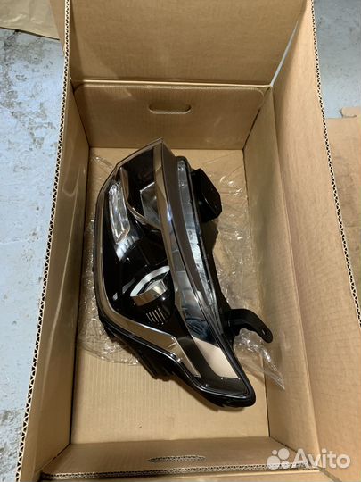 Фара левая на Hyundai H-1 921014H610