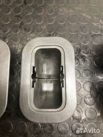 Заглушка крепления сидений Toyota Land Cruiser 200