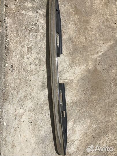 Накладка крышки багажнака на мерседес gl 164