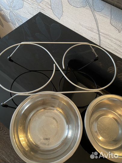 Подставка для кормления собак