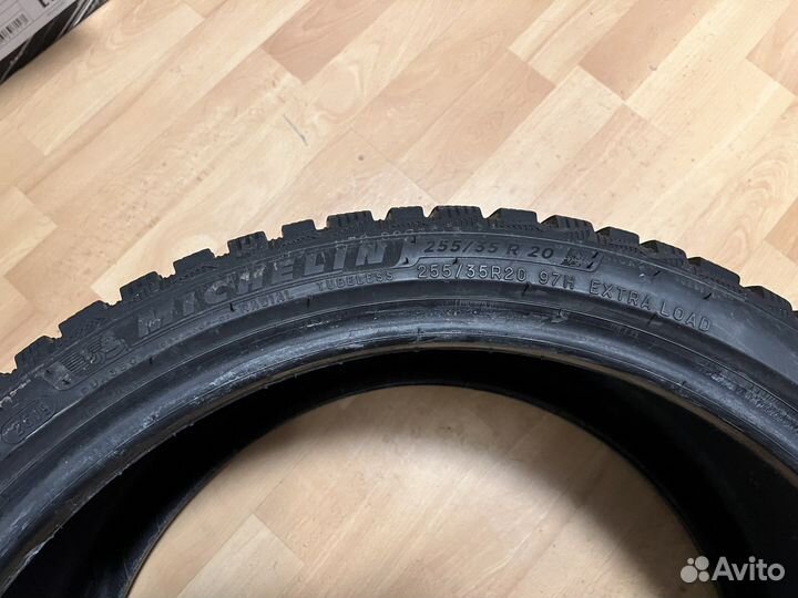 Michelin X-Ice North 4 255/35 R20 97H