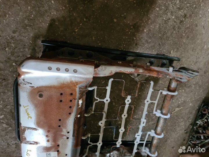 Каркас сиденья передний правый Nissan Juke F15