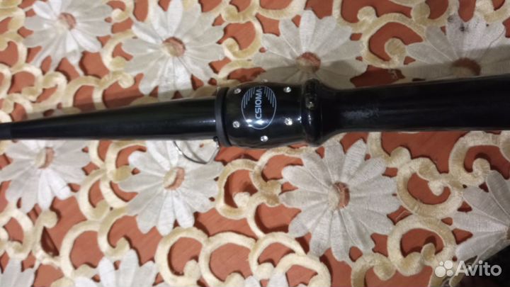 Плойка и утюжок для завивки волос