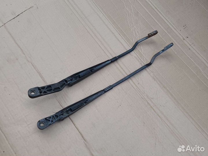 Поводок дворников Volkswagen Passat B4 1993-1996