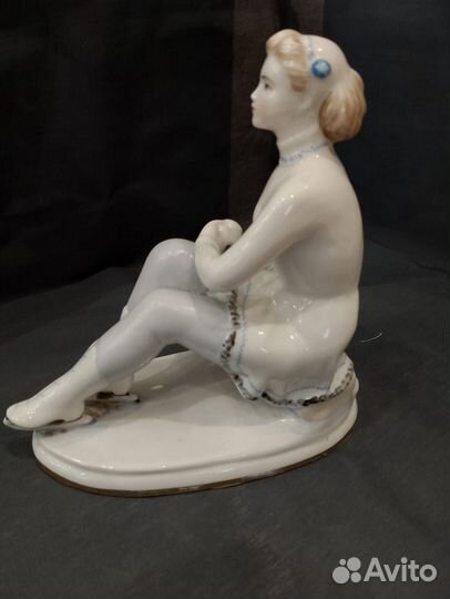 Статуэтка фарфор 