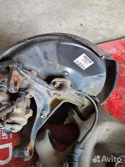 Ступица Audi A4 avant 8E (Заднее Левое)