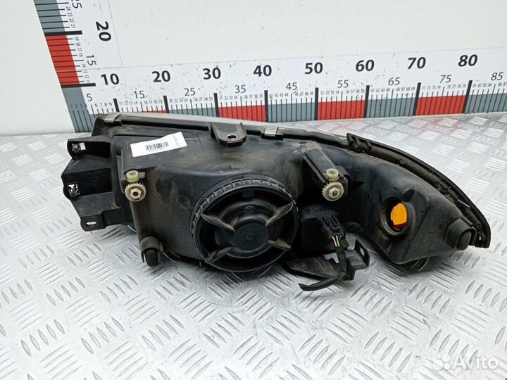 Фара передняя для Mitsubishi Carisma MR972794