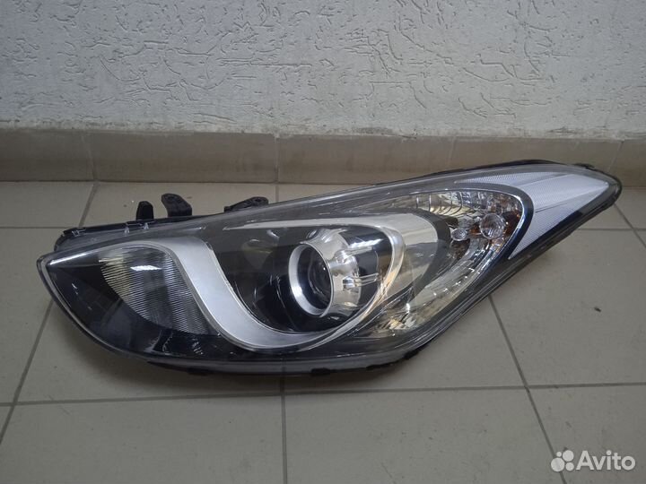 ST2211161L SAT Фара левая