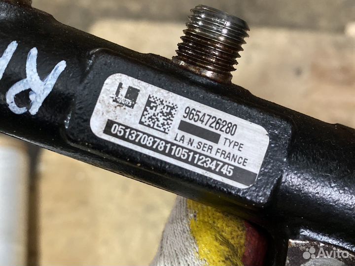 Топливная Рампа 2.0HDI Пежо Ситроен Форд Вольво