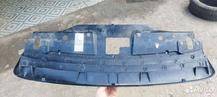 Решетка радиатора Land Rover DiscoveryV