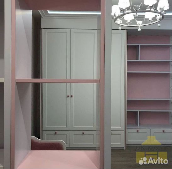 Дверный шкаф