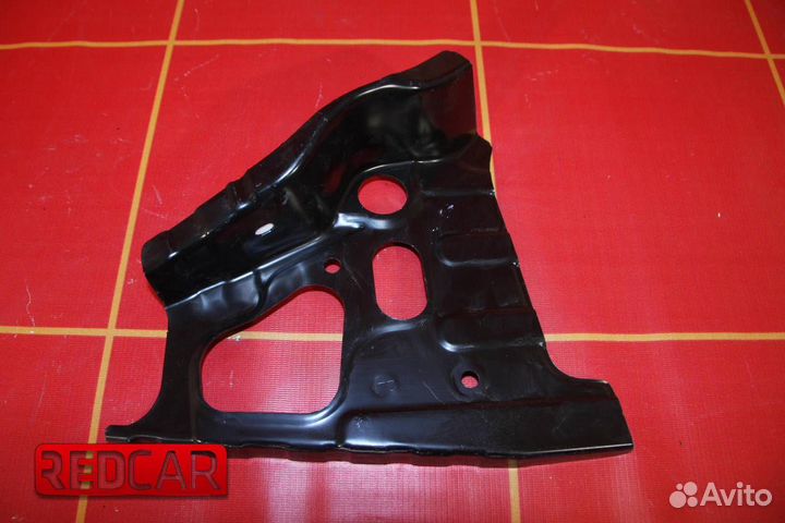 Накладка передней панели левая Toyota Corolla 150